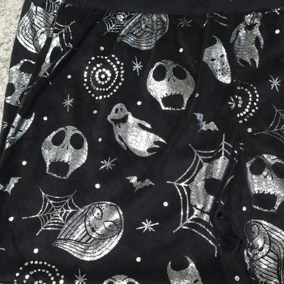 ✨️4/$20. NIGHTMARE BEFORE XMAS Silver Printed Velour Joggers With Elastic Waist - Picture 13 of 16